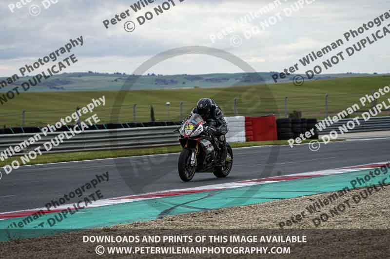 cadwell no limits trackday;cadwell park;cadwell park photographs;cadwell trackday photographs;enduro digital images;event digital images;eventdigitalimages;navarra;no limits trackdays;peter wileman photography;racing digital images;trackday digital images;trackday photos